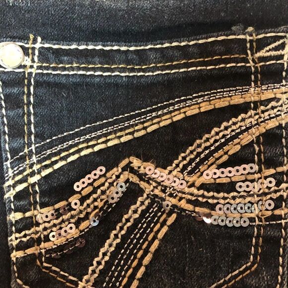 No Boundaries jean capris - Picture 5 of 5